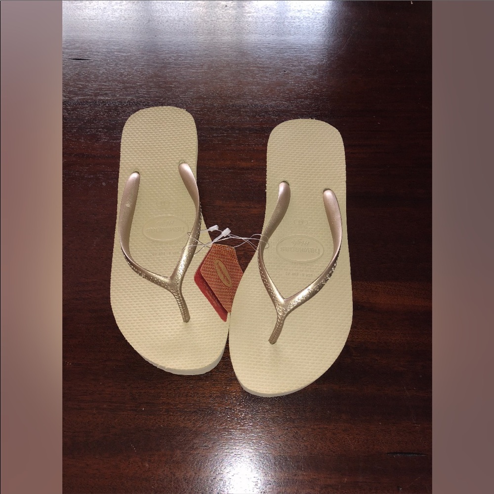 Size 8, 38 high heeled havaianas flip flops
